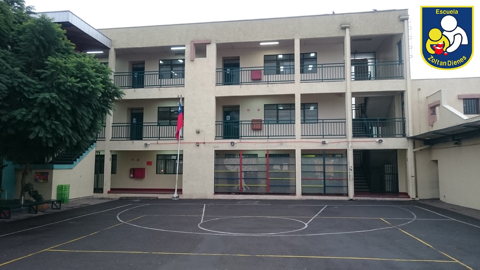 Escuela Particular Zoltan Dienes