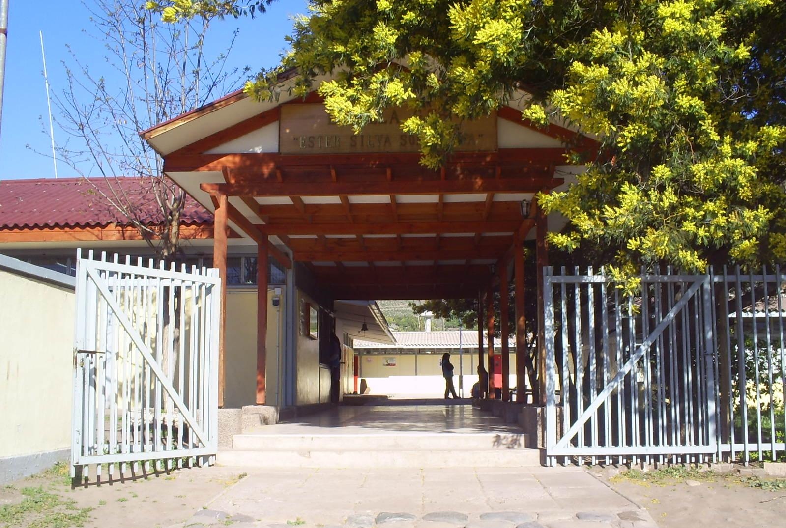 Escuela Ester Silva Somarriva Bartolillo
