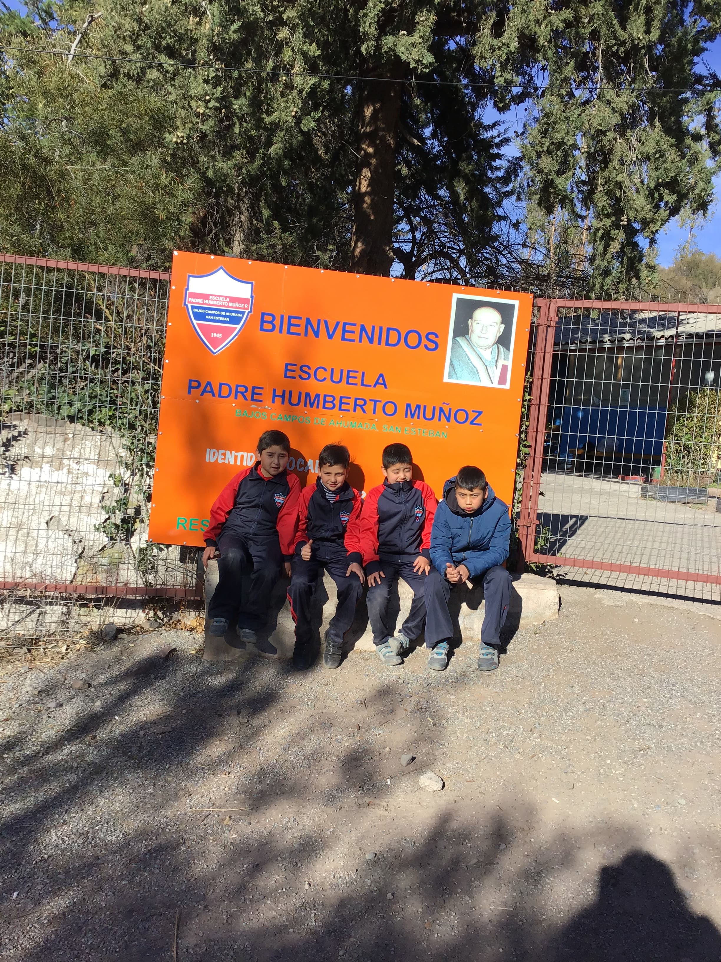 Escuela Básica Padre Humberto Muñoz R.