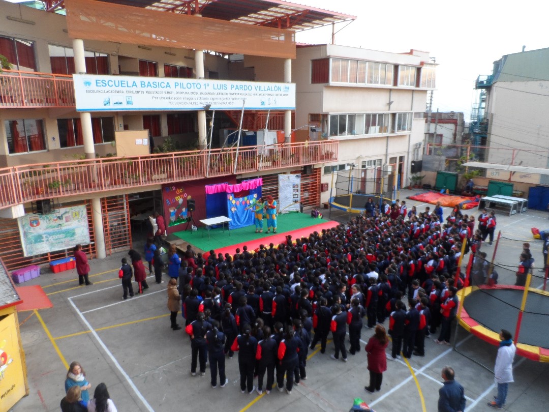 Escuela Piloto 1° Luis Pardo Villalon