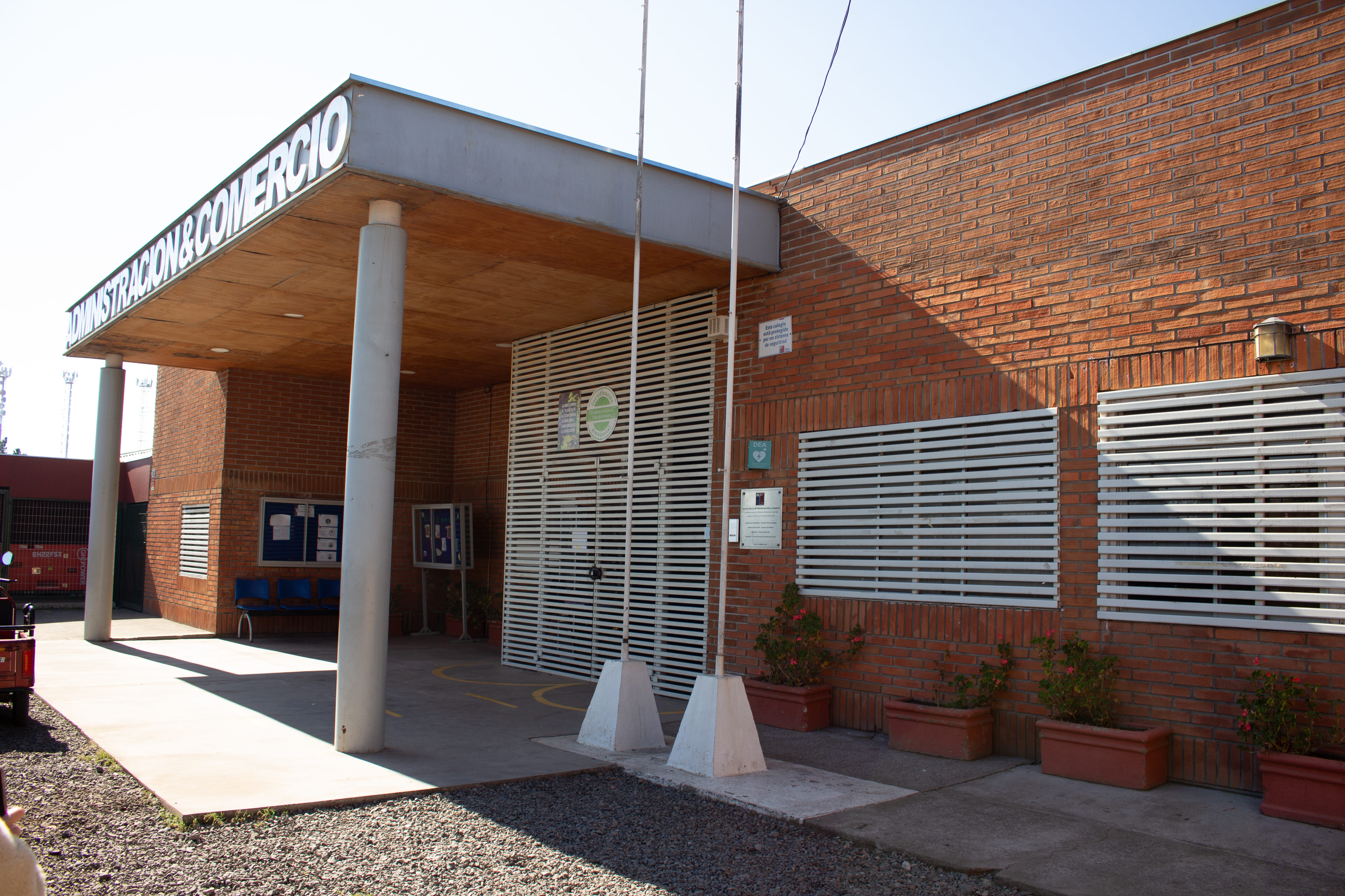 Escuela Basica De Administracion Y Comercio