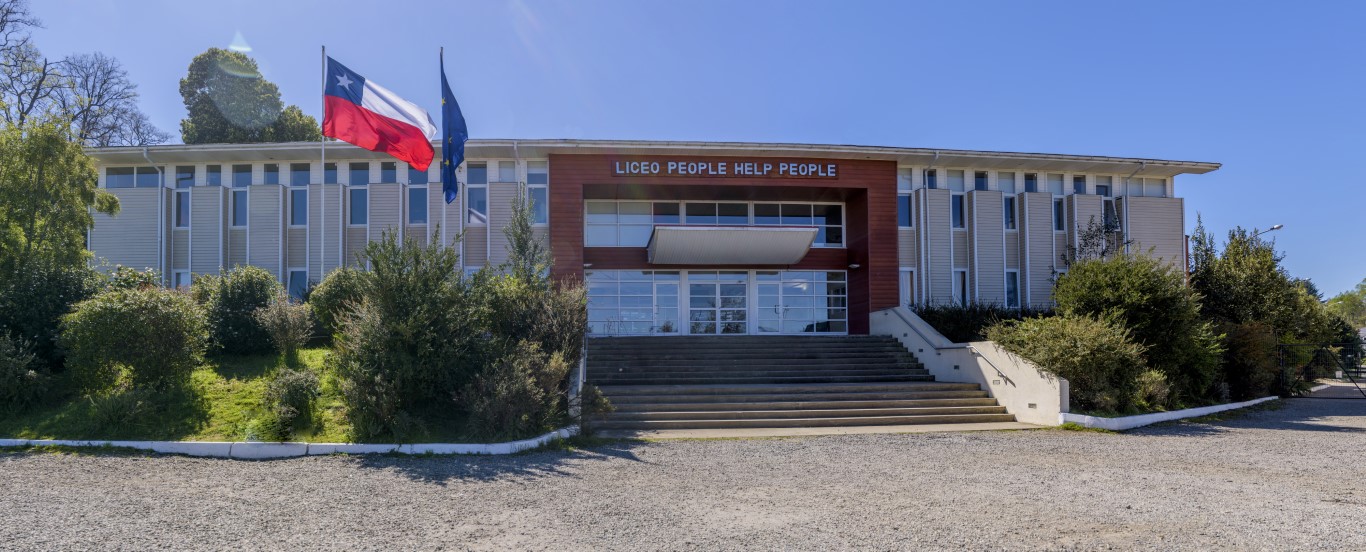 Liceo Bicentenario De Excelencia Tecnico Profesional People Help People De Panguipulli