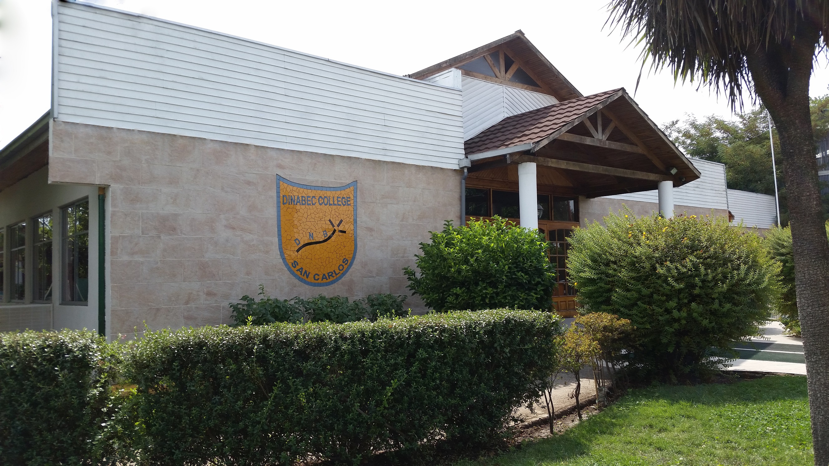 Dinabec College