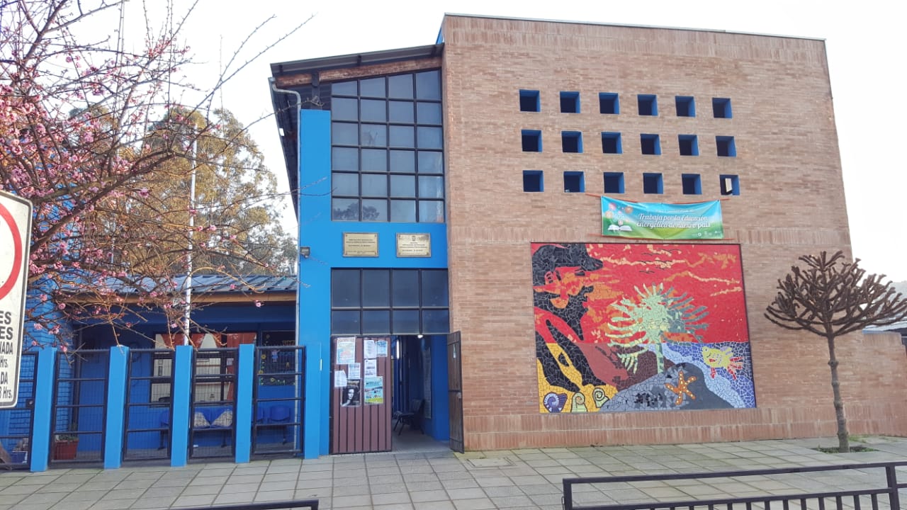Escuela Poeta Neruda De Isla Negra