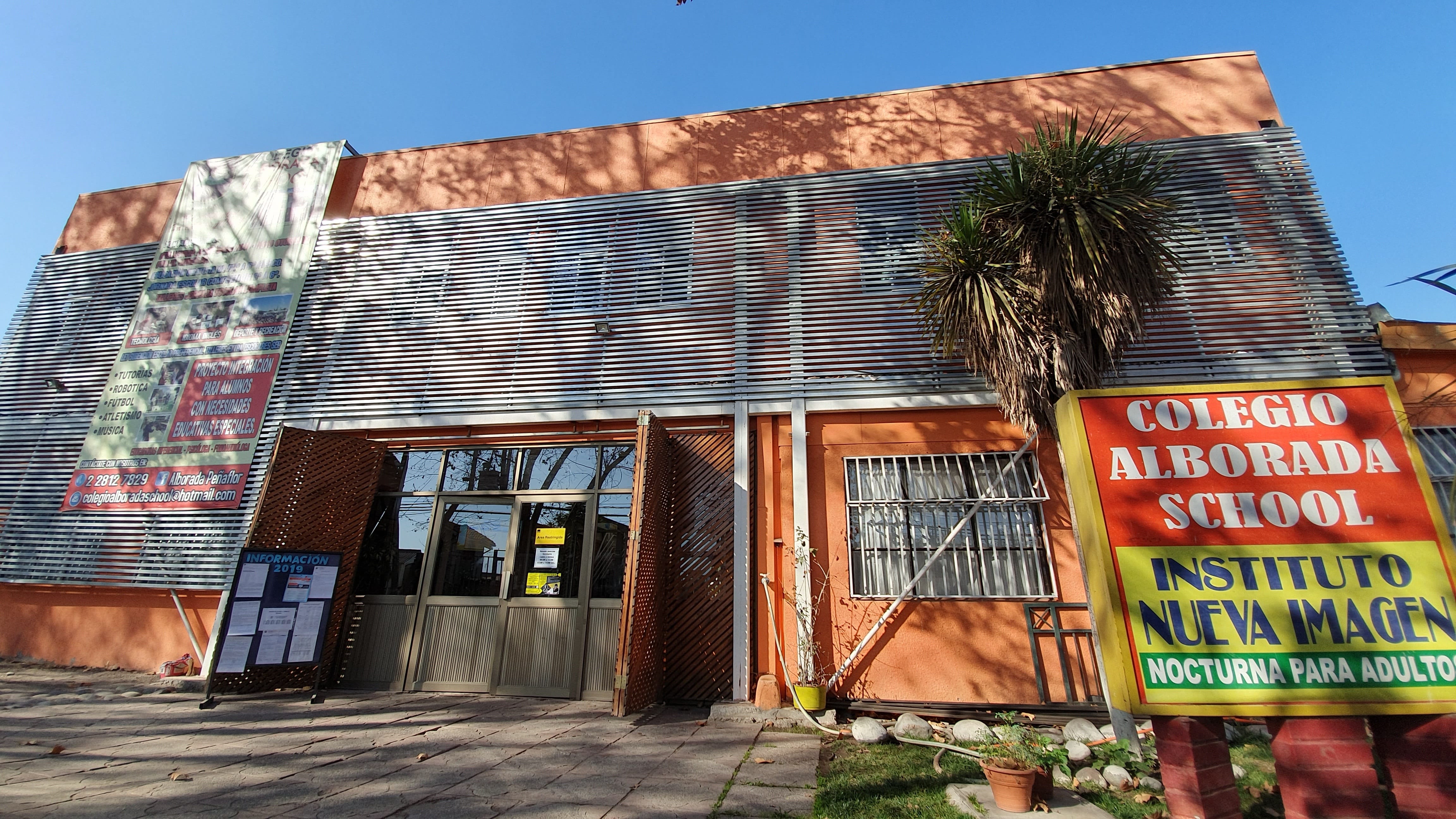 Escuela Basica Alborada School