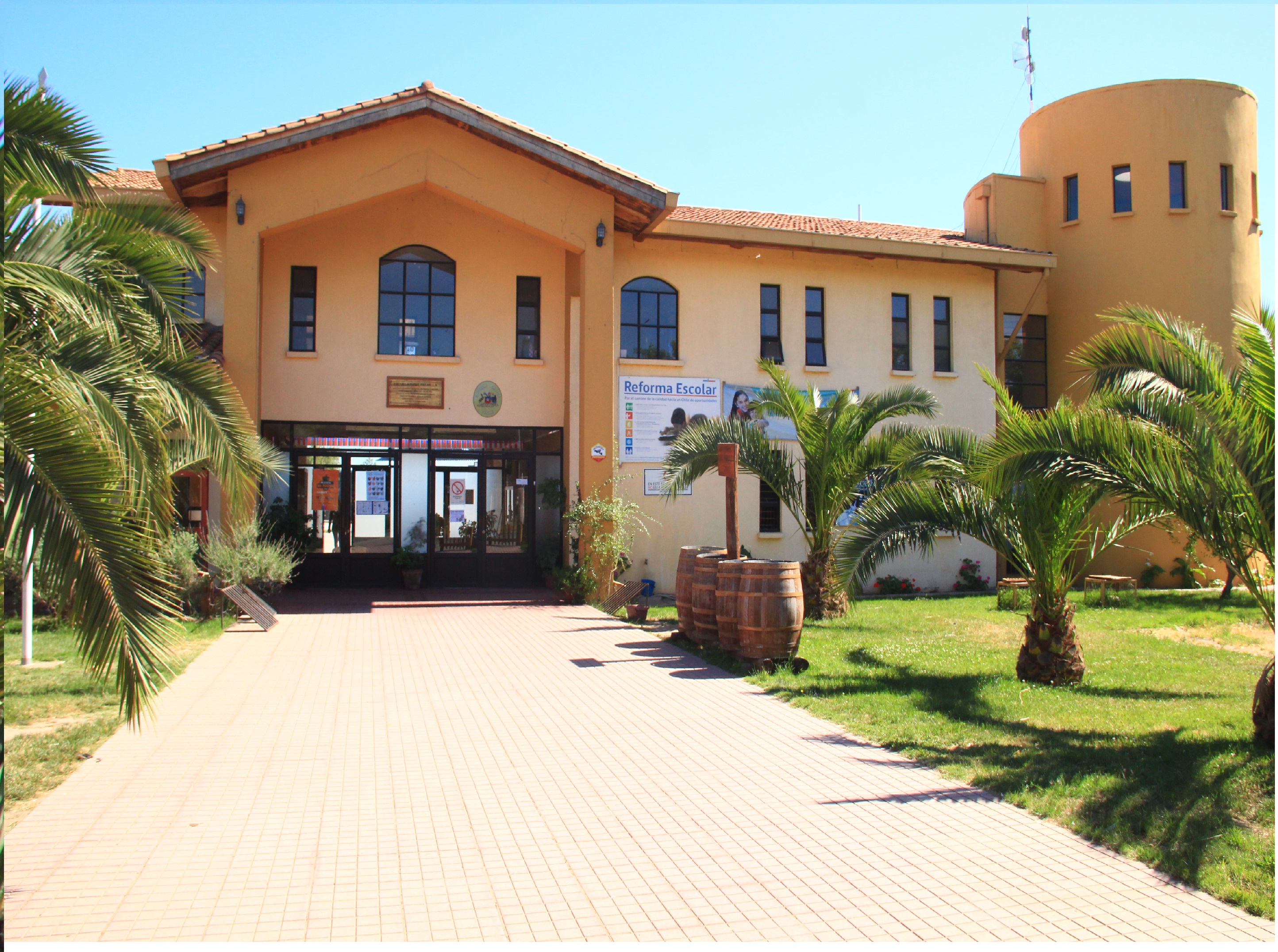 Escuela Margot Loyola Palacios