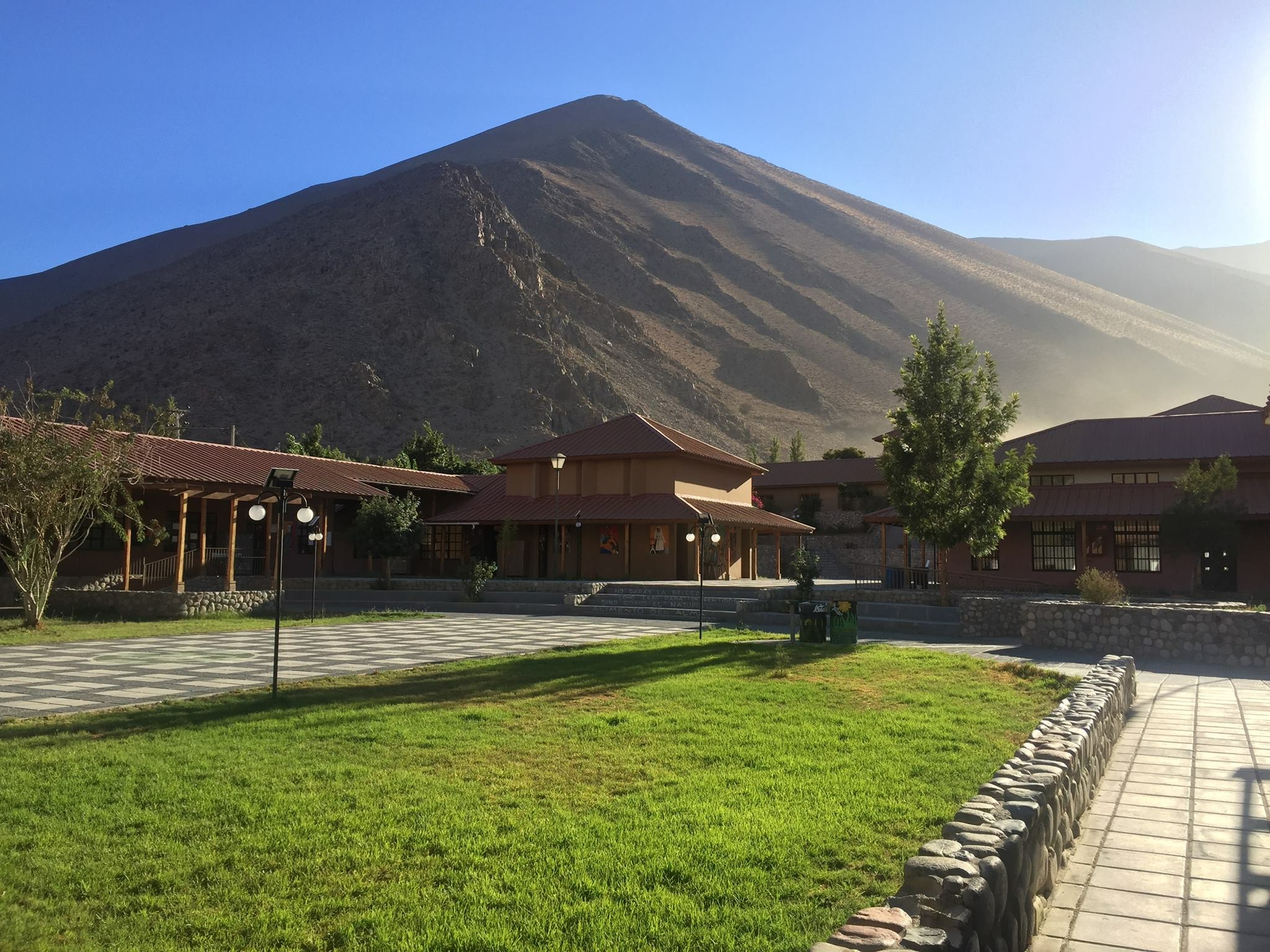 Liceo Bicentenario De Excelencia Liceo Mistraliano