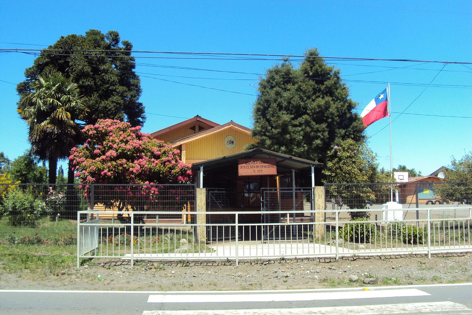 Escuela Basica Santa Clara De Chacayal