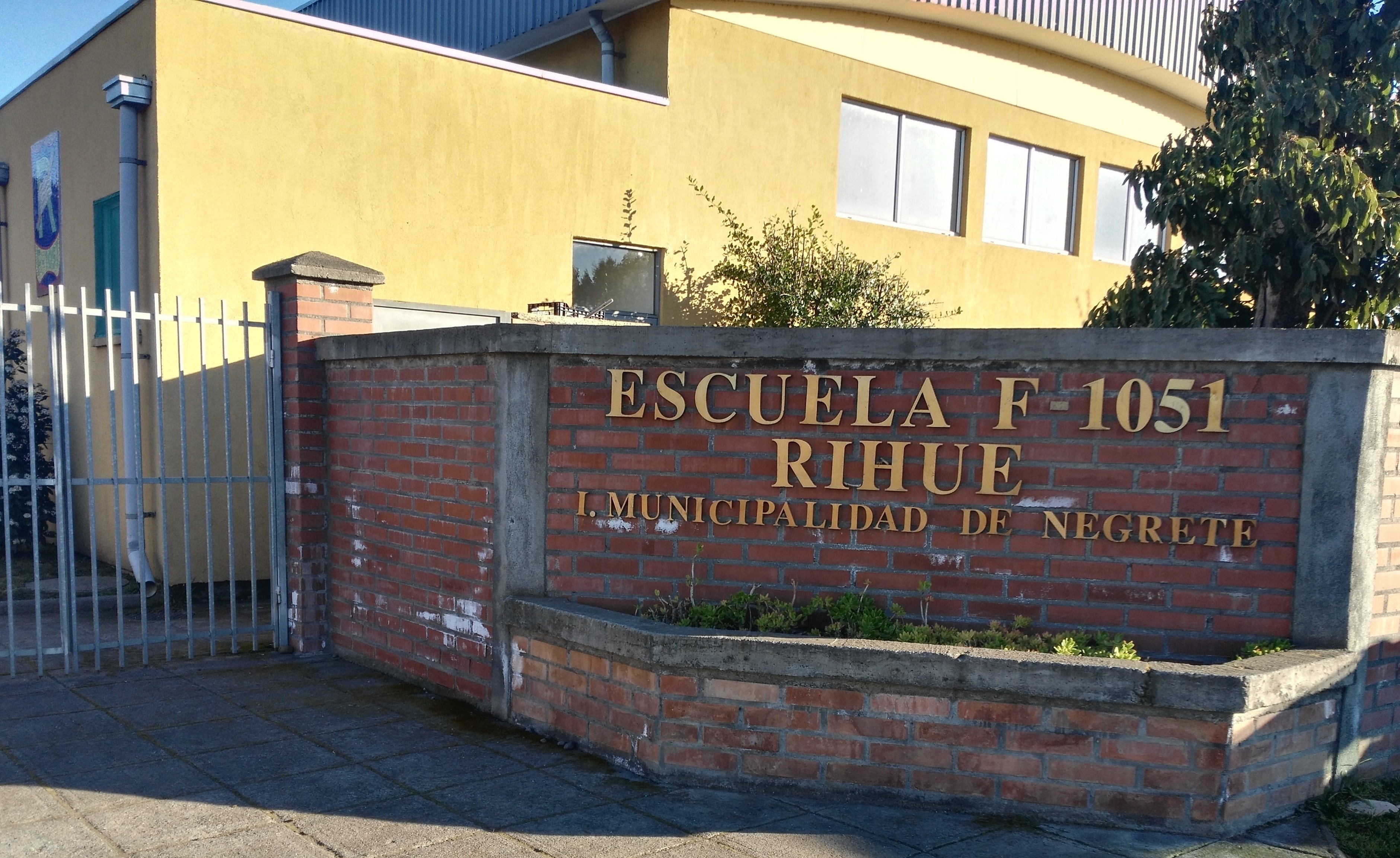 Escuela Basica Rihue