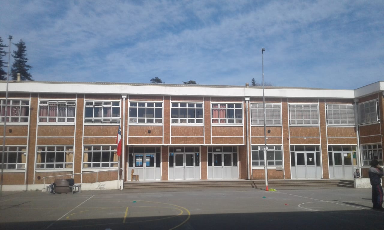 Escuela Basica Rene Louvel Bert