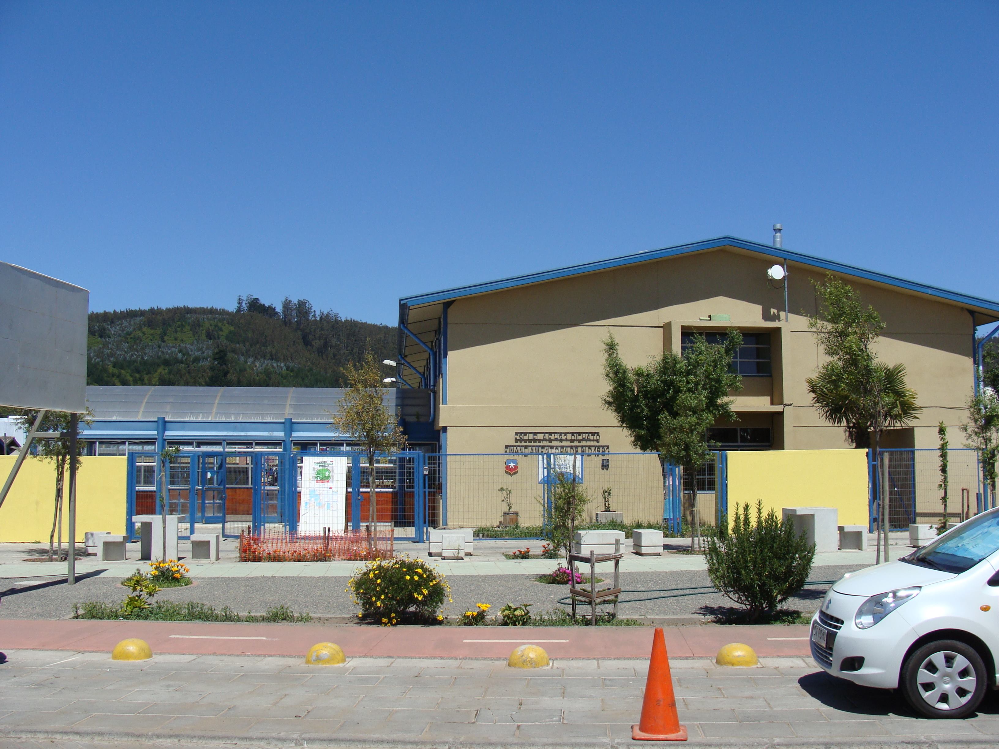 Escuela Basica Dichato