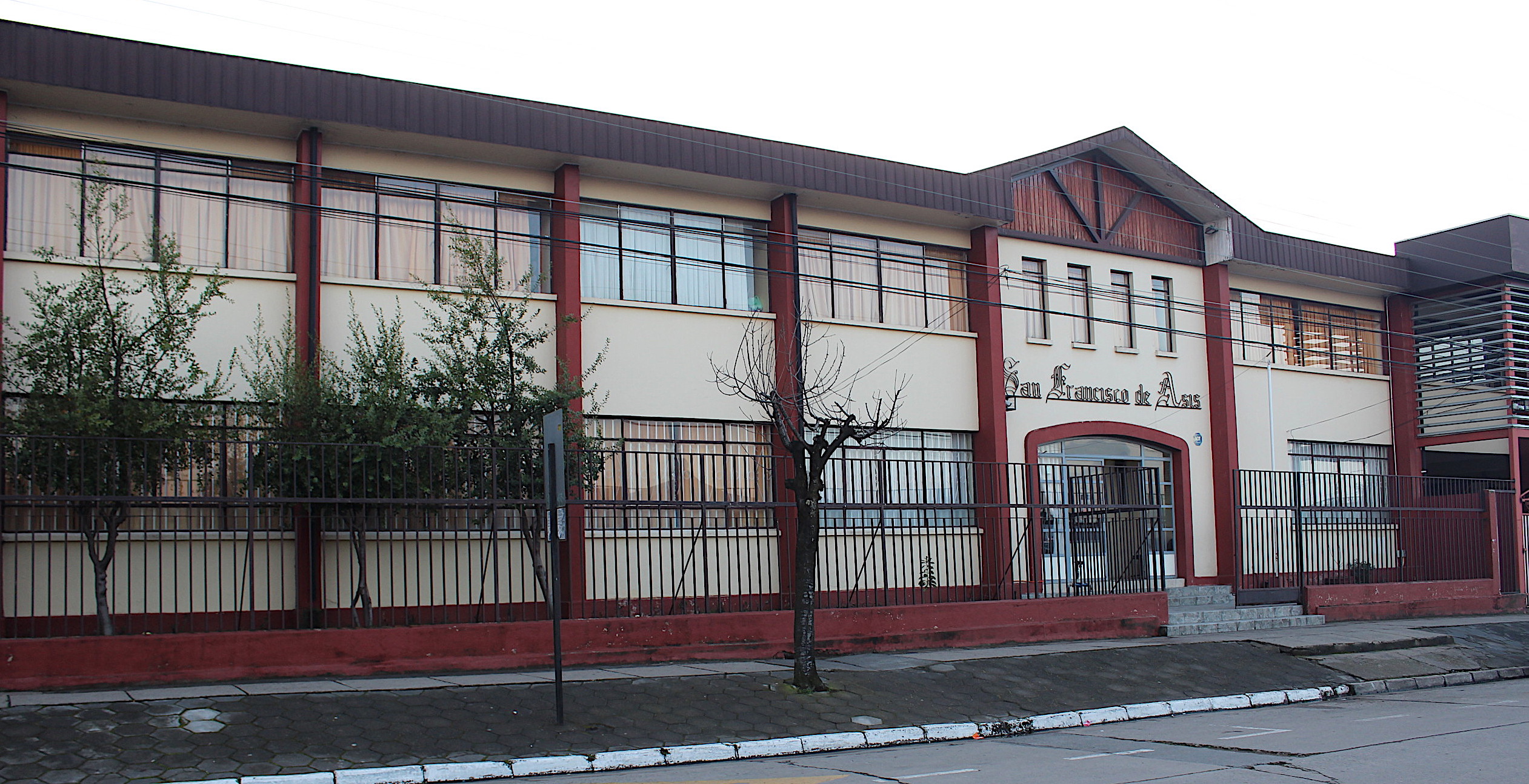 Colegio San Francisco De Asis De Angol