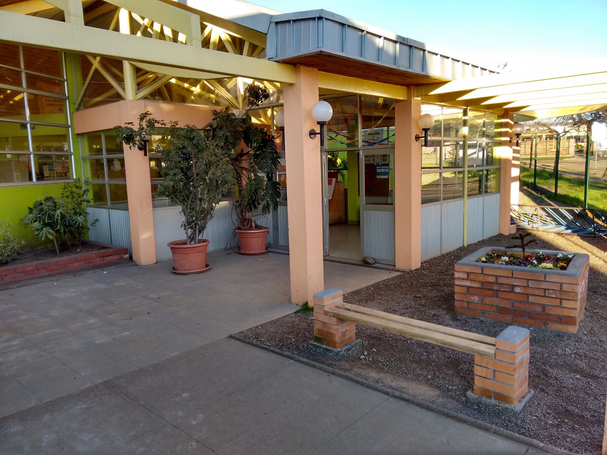 Escuela F-90 Raúl Castro Márquez