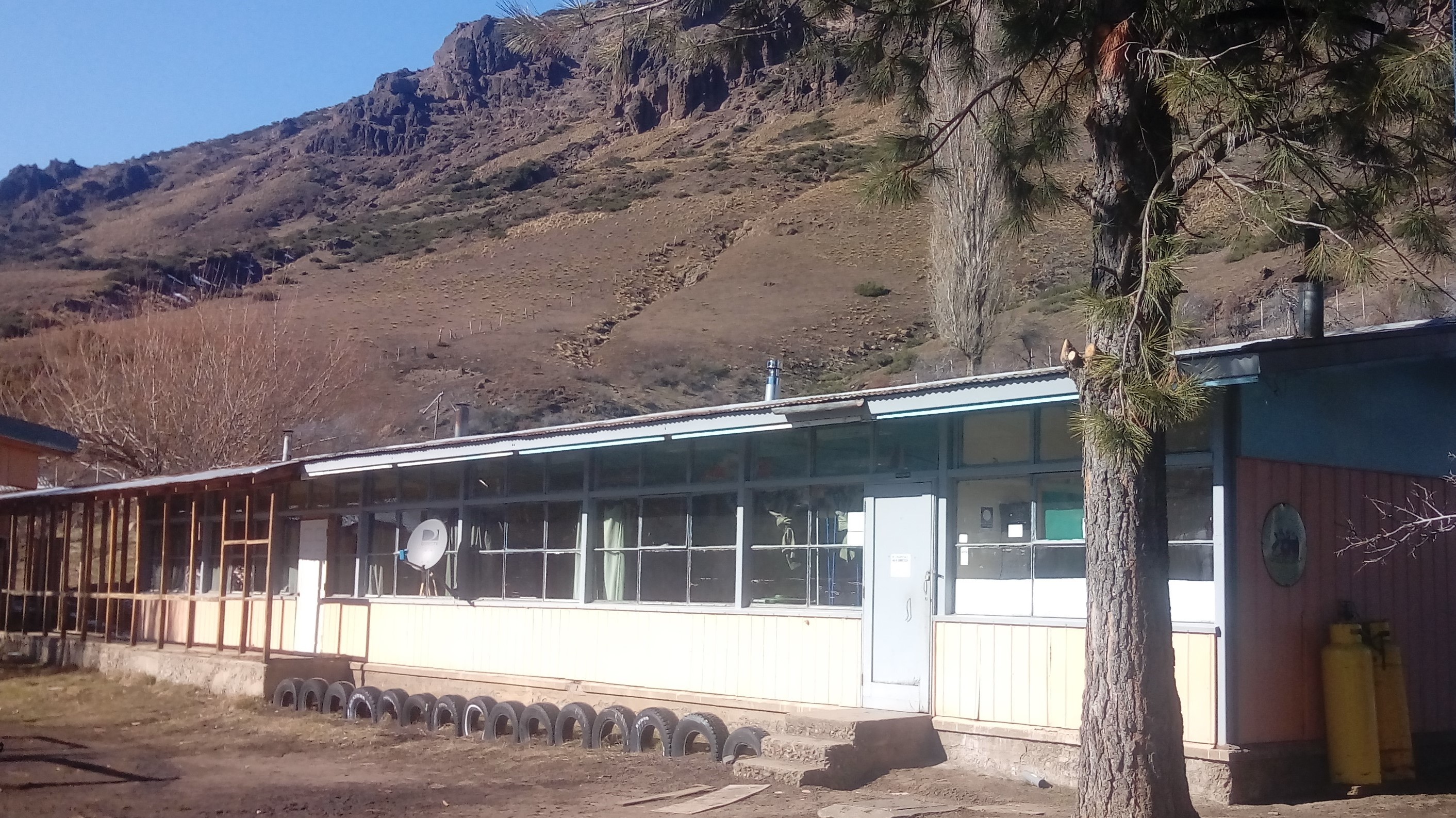 Escuela Basica La Angostura