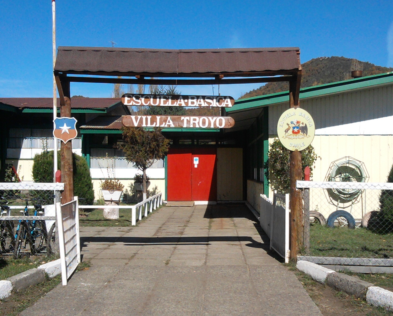 Escuela De Troyo