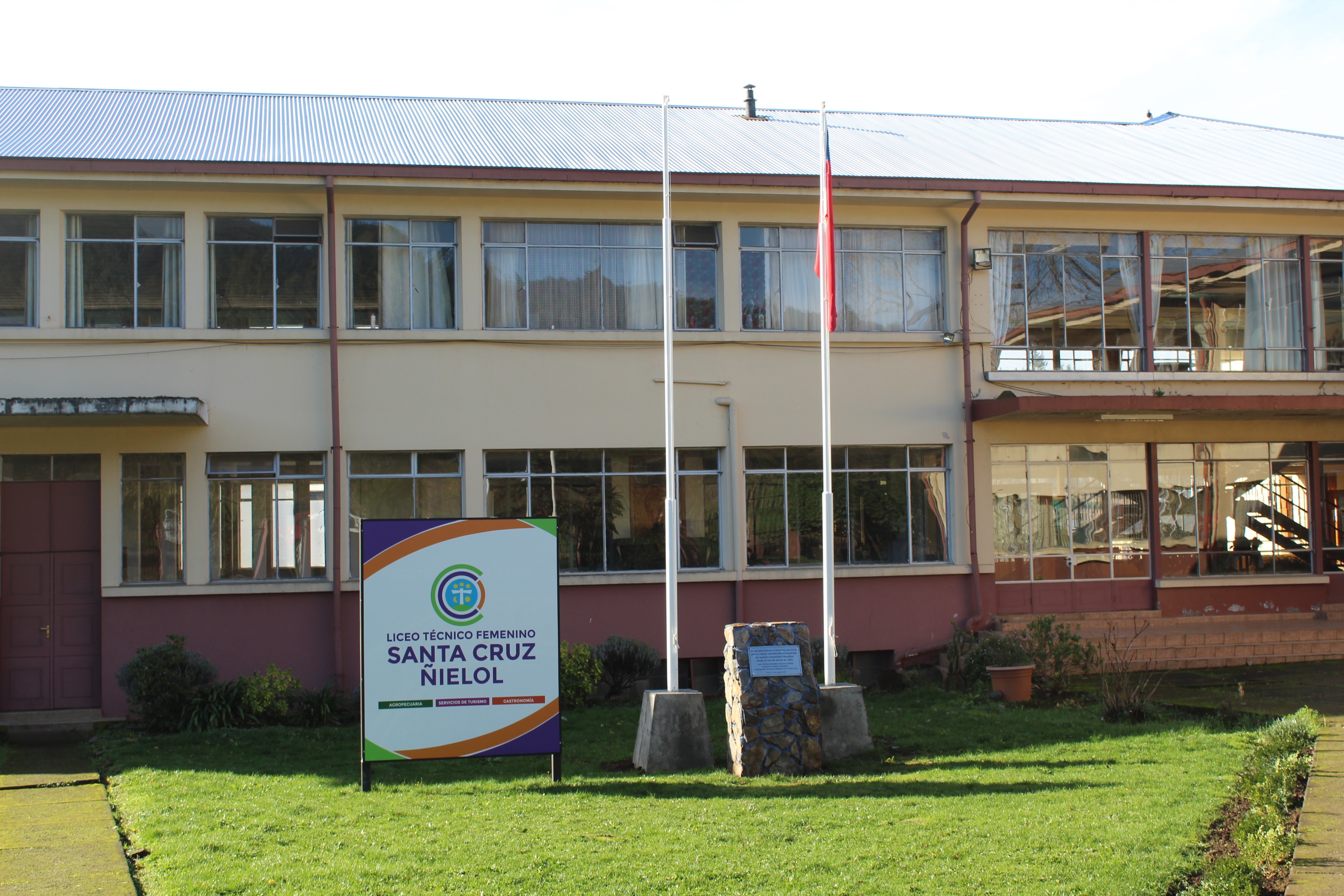 Liceo Técnico Femenino Santa Cruz Ñielol
