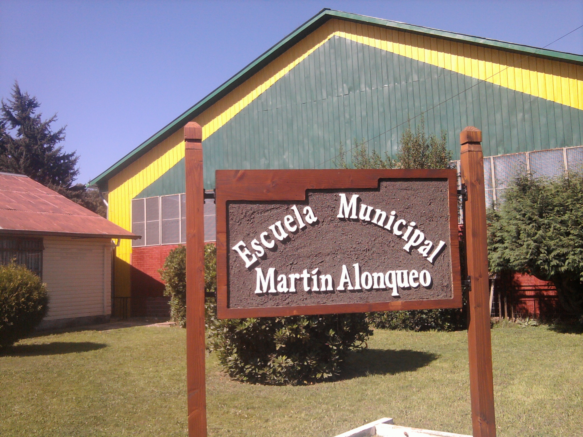 Escuela Martin Alonqueo Piutrin