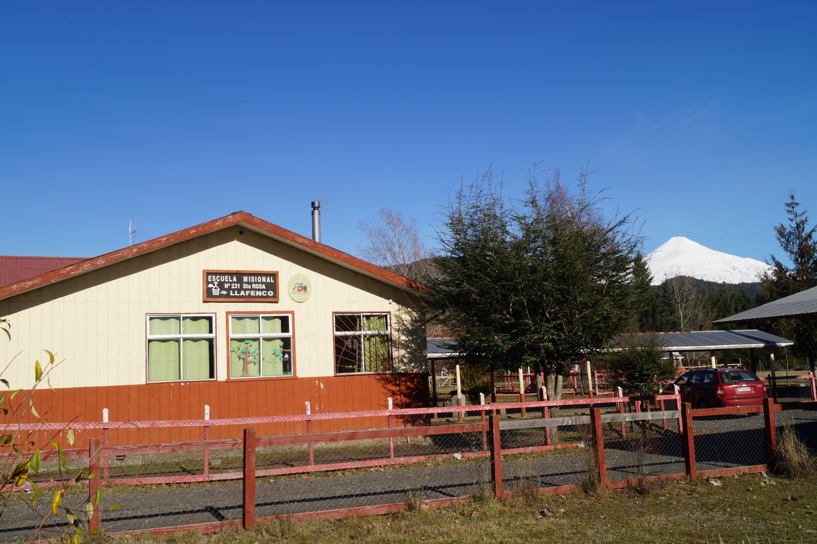 Escuela Santa Rosa De Llafenco