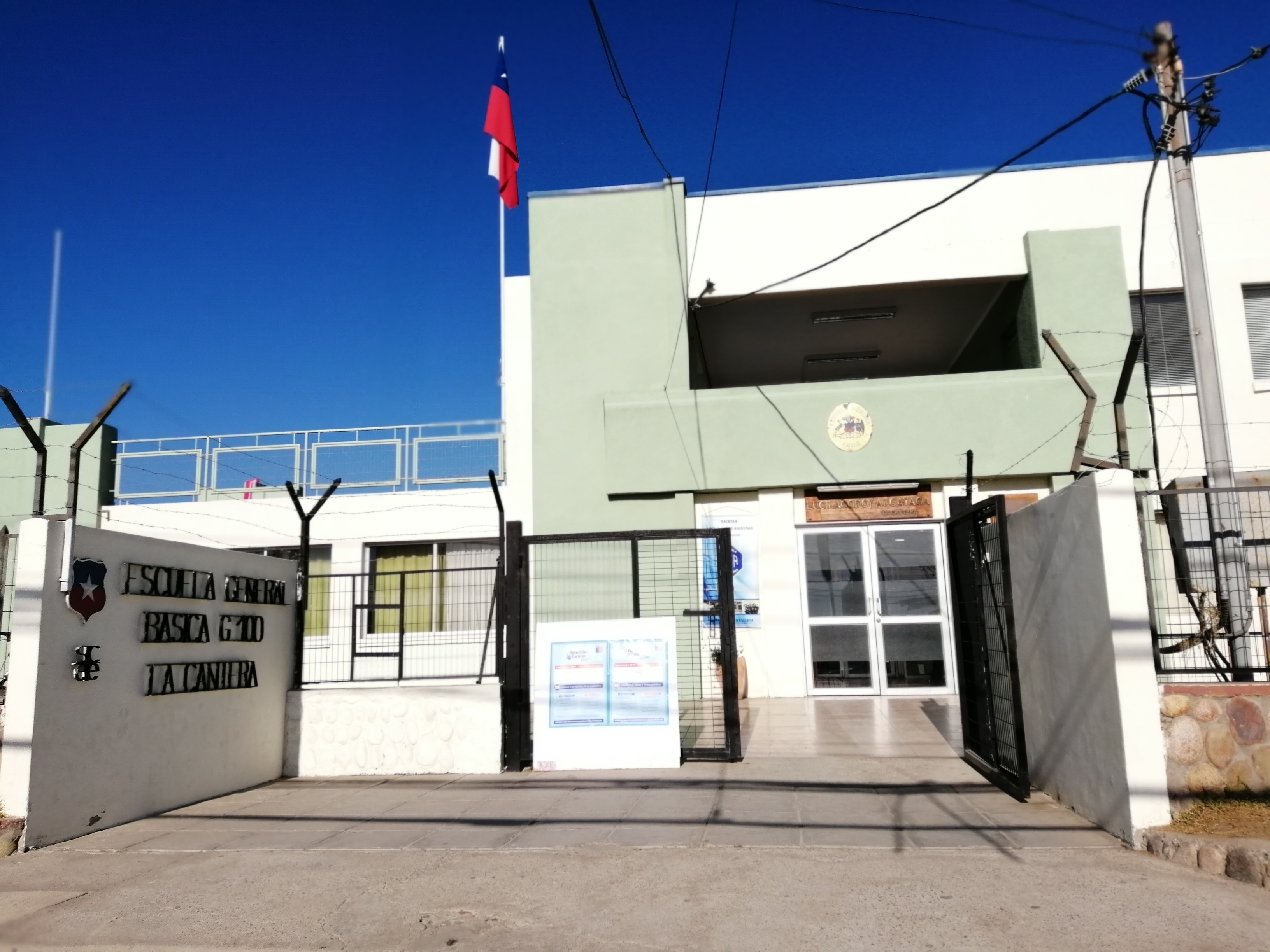 Escuela Lucila Godoy Alcayaga