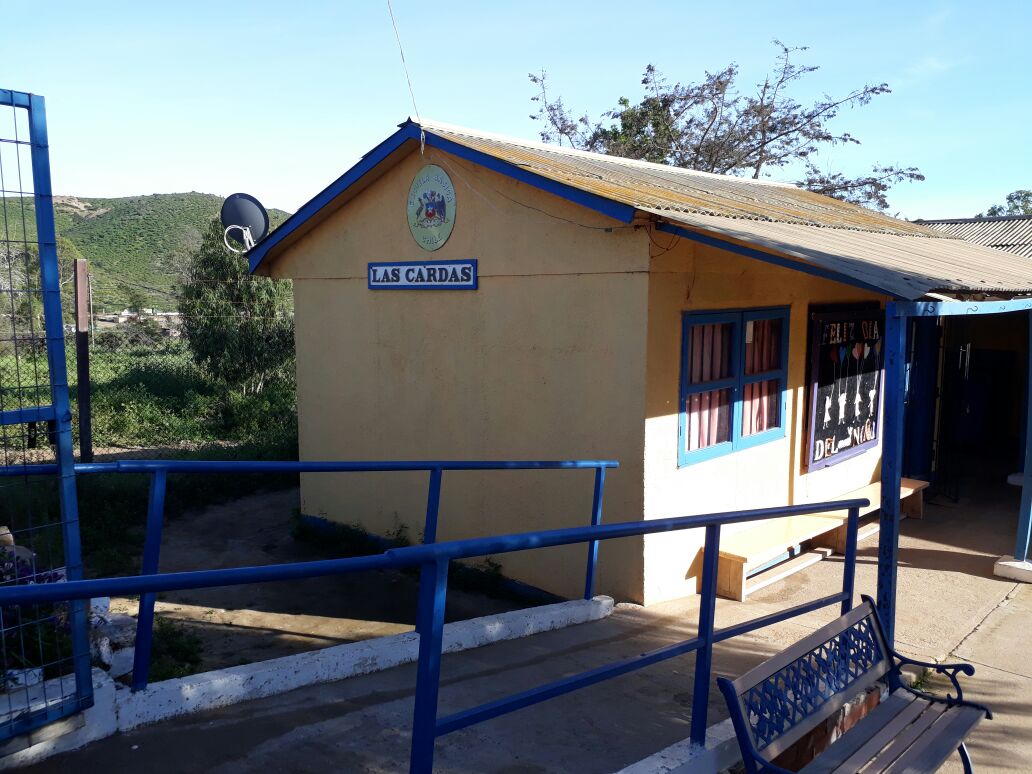 Escuela De Las Cardas