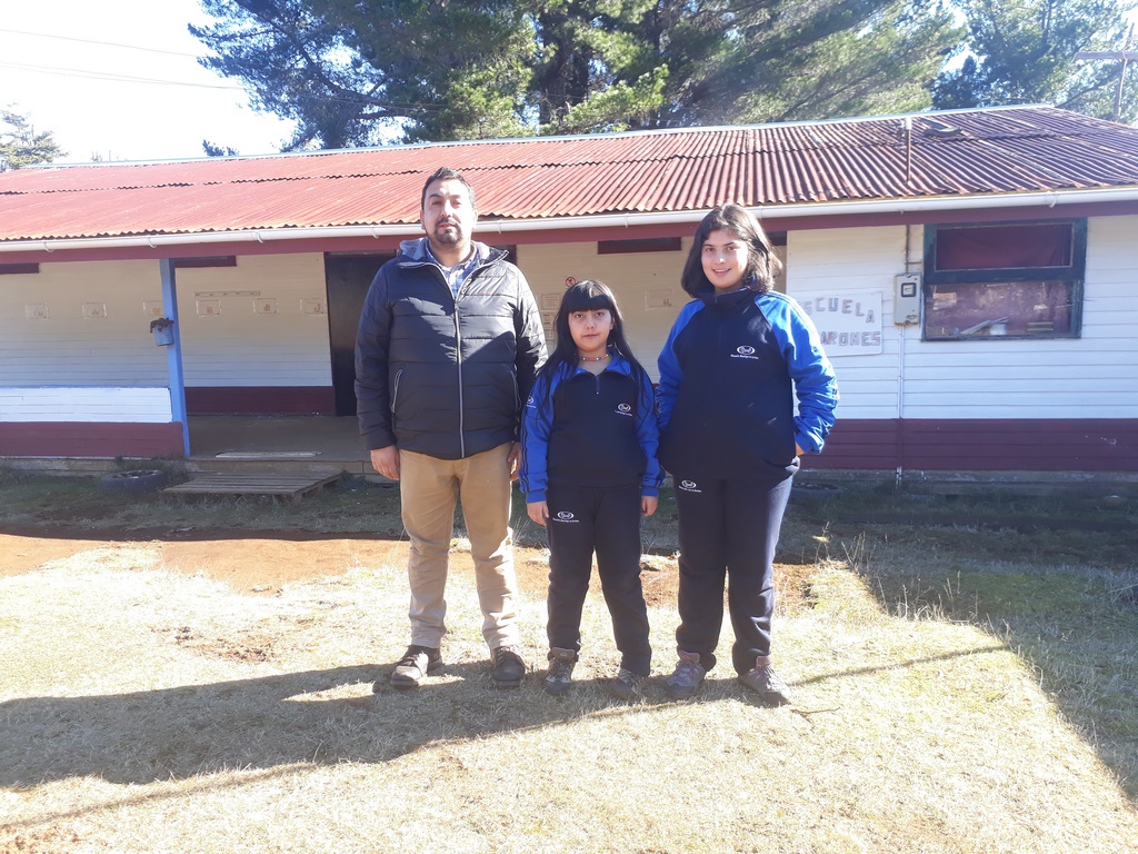 Escuela Basica Camarones