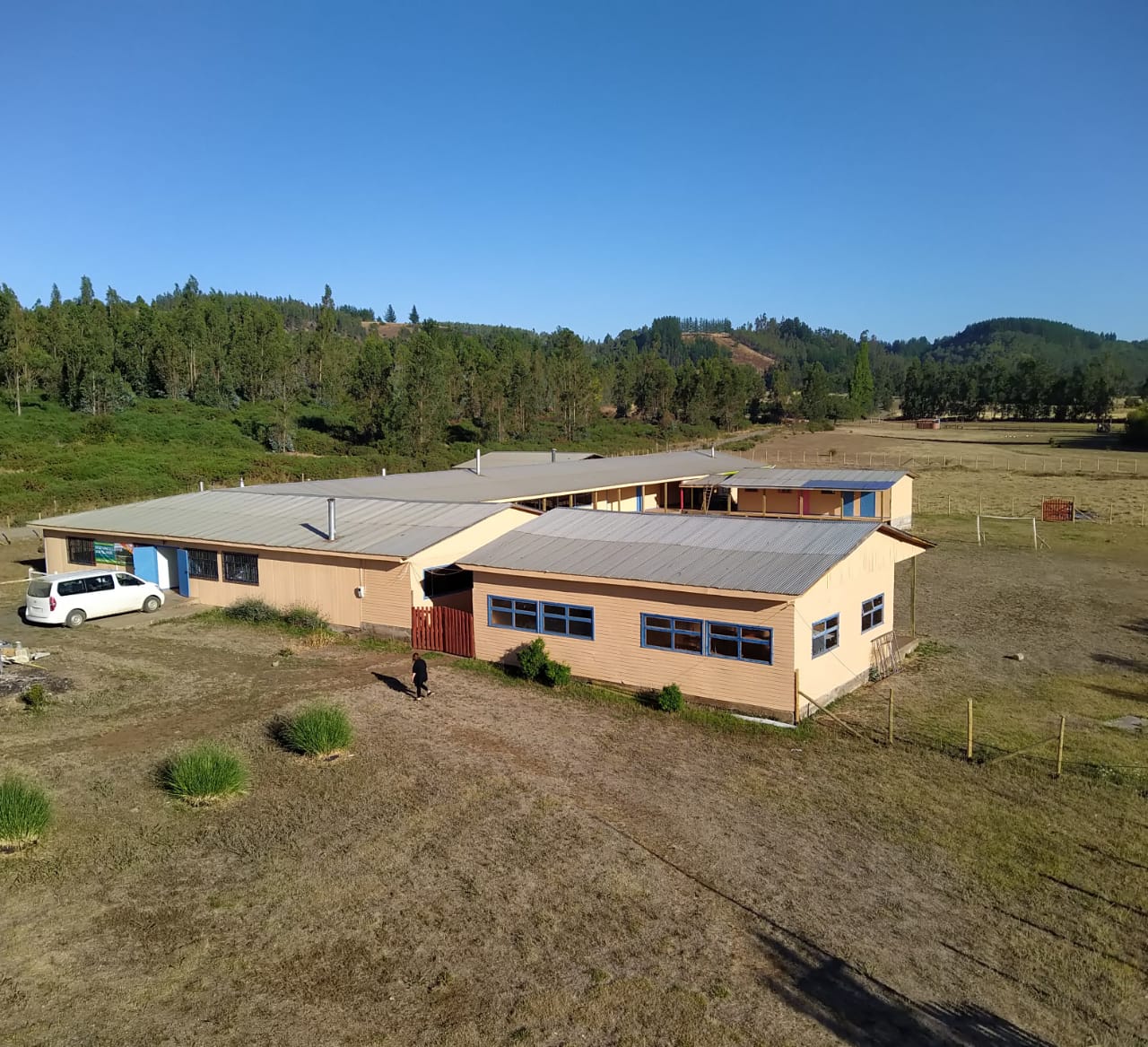 Escuela San Carlos Llufquentúe