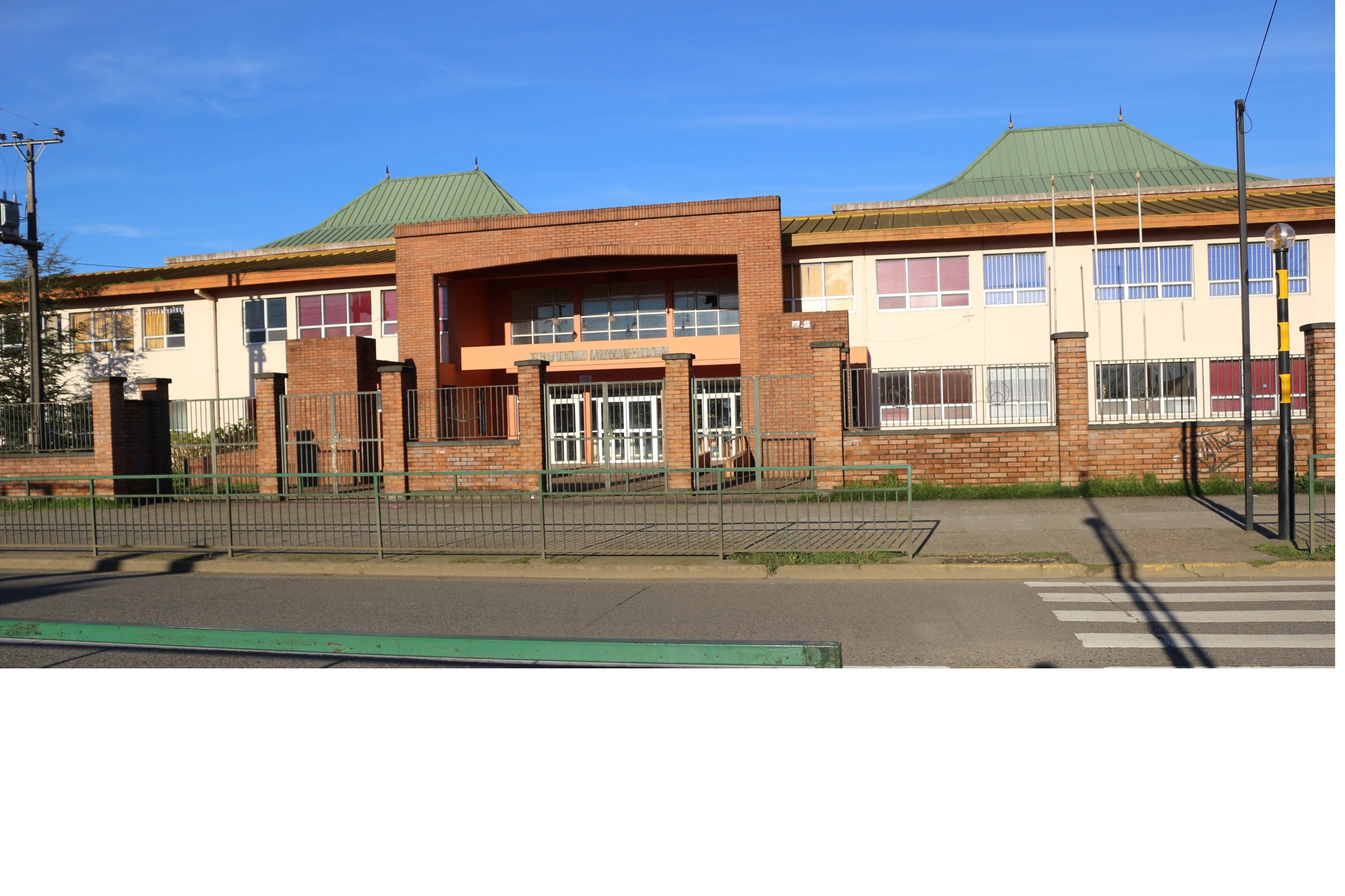 Escuela Angachilla