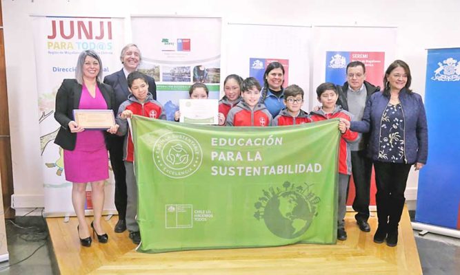 Escuela Dellamira Rebeca Aguilar