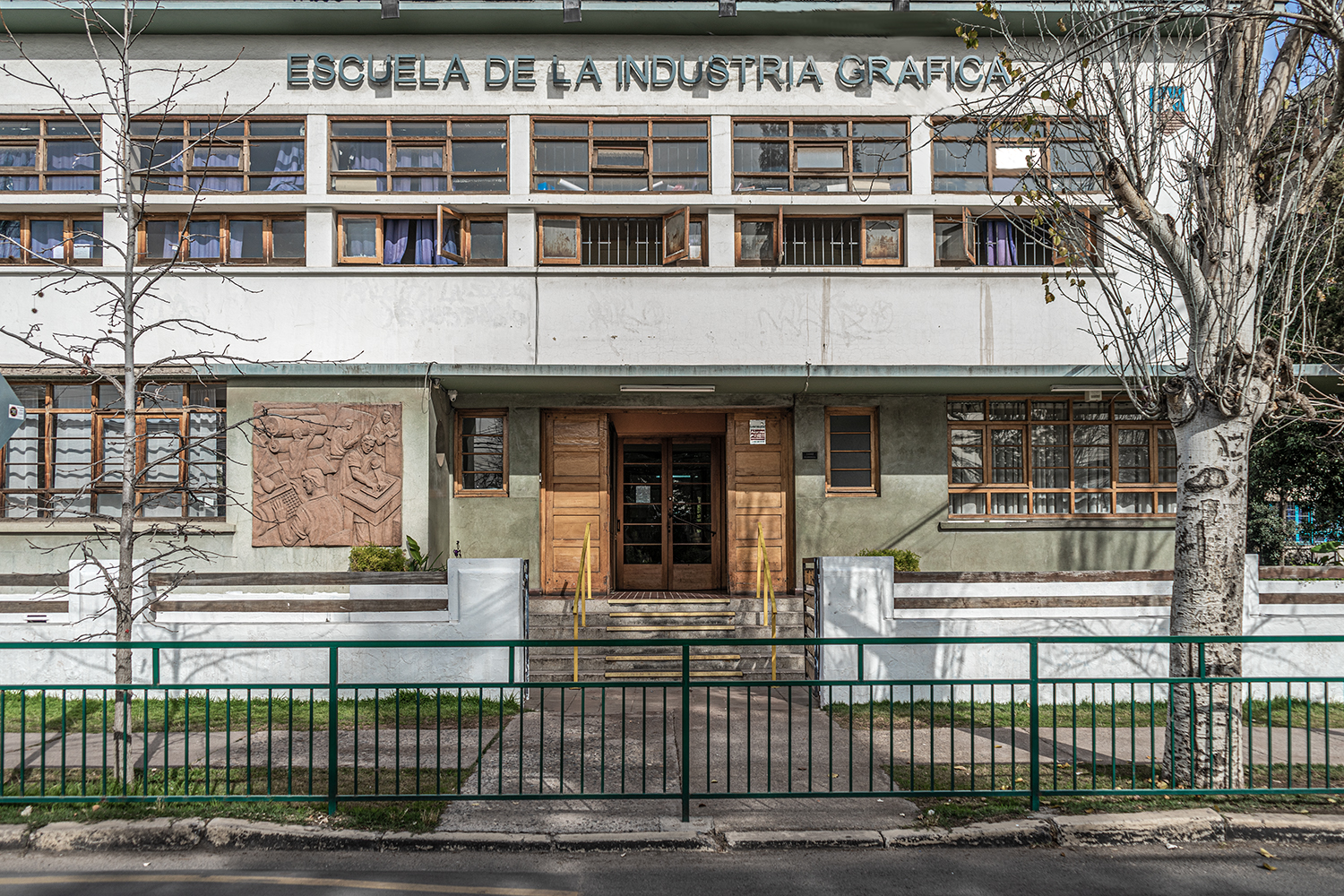 Escuela De La Industria Grafica Hector Go