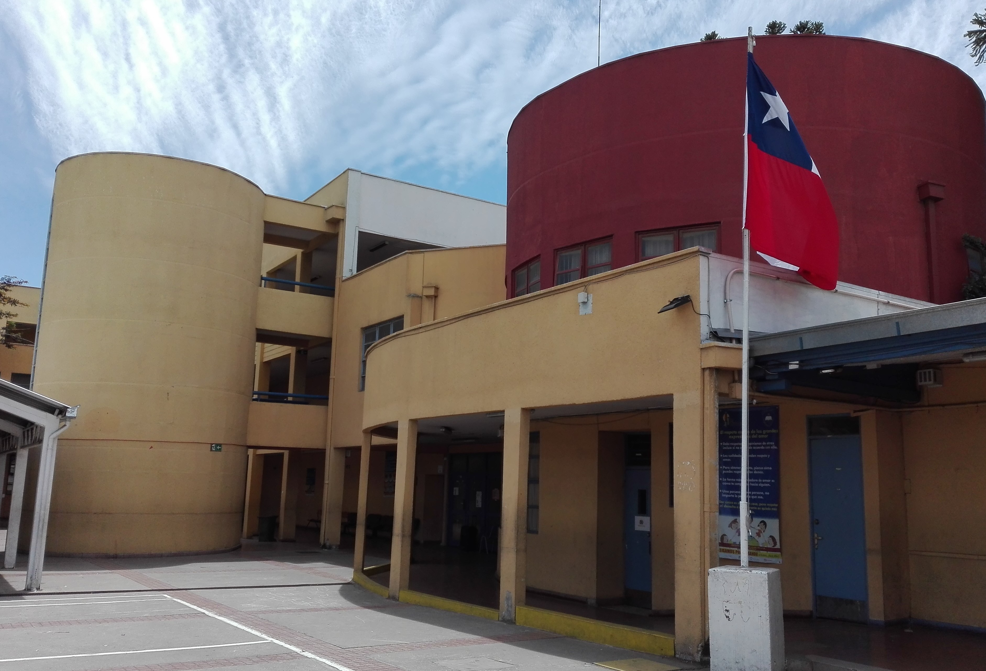 Escuela Bas. Oscar Encalada Yovanovich
