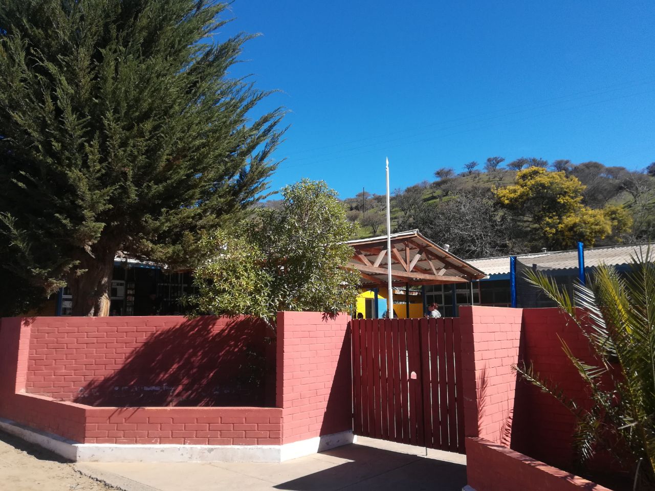 Escuela Basica Camilo Henriquez